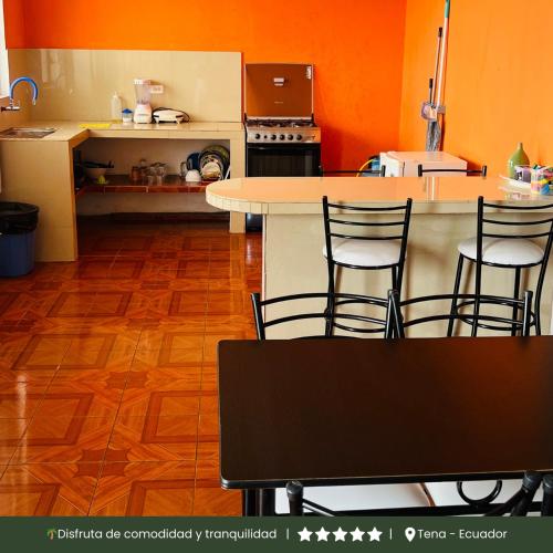 Kitchen, RinaKawsay - ViveViajando Apartamento amoblado en Tena in Tena