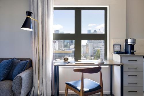 One-Bedroom Apartment image 6