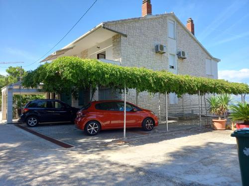 Apartments by the sea Slatine, Ciovo - 4294, Slatine