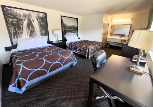 Super 8 by Wyndham Red Bluff - image 12