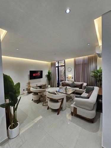 New, Spacious, Boho 3BR 140sqm Smart Entry Apartment with Private Terrace, Riad (foto 7)