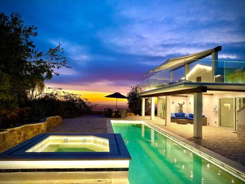 Sky Ridge Retreat - Lux Hilltop Escape - Pool & Spa