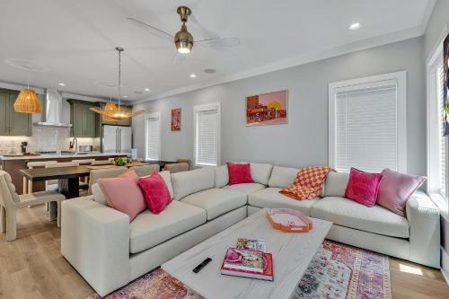 Resonant - 2 Townhomes - 2 Private Rooftop Decks