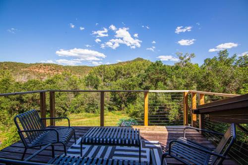 Glenwood Springs Mountain Getaway with Hot Tub and Riverfront Glenwood Springs Mountain Getaway with Hot Tub and Riverfront