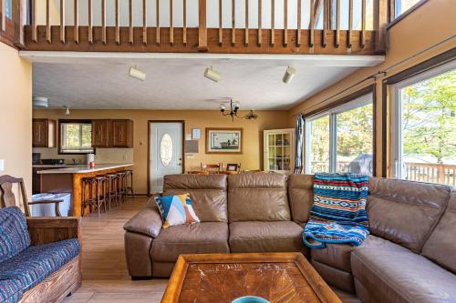 Boardwalk Chalet Lakefront Fire Pit Pet Frie - image 10