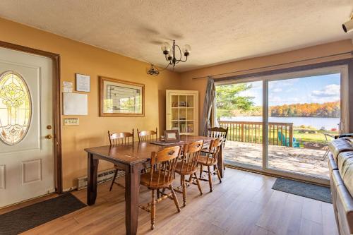 Boardwalk Chalet Lakefront Fire Pit Pet Frie - image 2