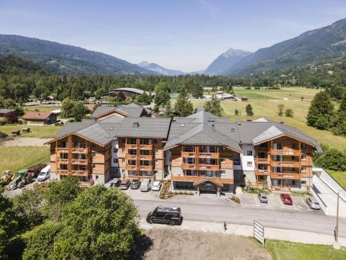 Apartment in Samoëns with Spa & Pool