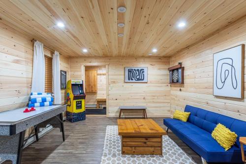 Hot Tub Tatami Room GAME ROOM Hot Tub Tatami Room GAME ROOM