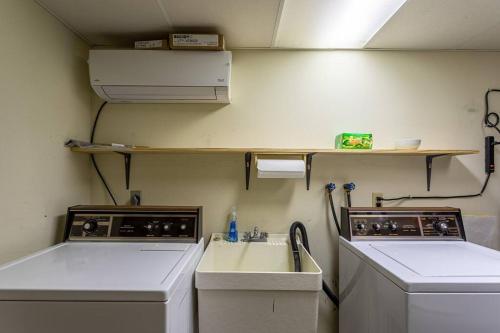 Hot Tub Tatami Room GAME ROOM Hot Tub Tatami Room GAME ROOM