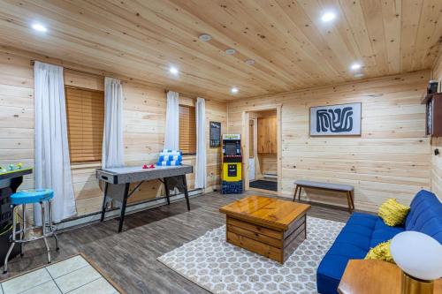 Hot Tub Tatami Room GAME ROOM Hot Tub Tatami Room GAME ROOM