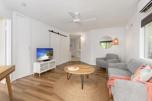 Superior One-Bedroom Apartment image 2
