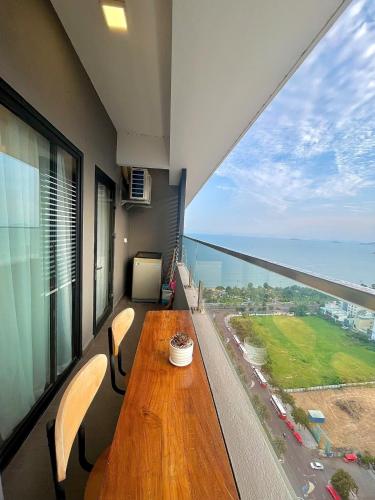 FLC Sea Tower Quy Nhon - Beach View Condotel - 발코니/테라스