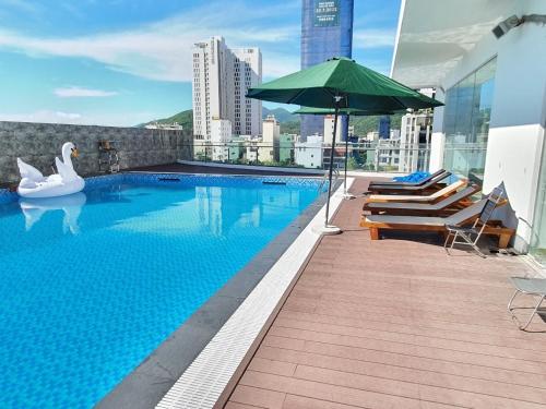 FLC Sea Tower Quy Nhon - Beach View Condotel - 수영장