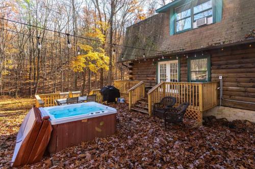 Seven Oaks Hot Tub Sauna POOL Game Room - main image