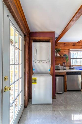 Seven Oaks Hot Tub Sauna POOL Game Room - image 11