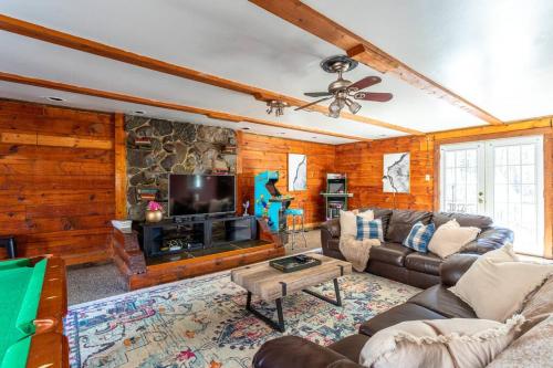 Seven Oaks Hot Tub Sauna POOL Game Room - image 13