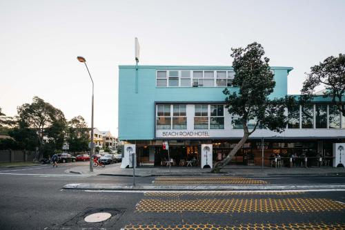 Barrys Beach Road Hotel - image 9