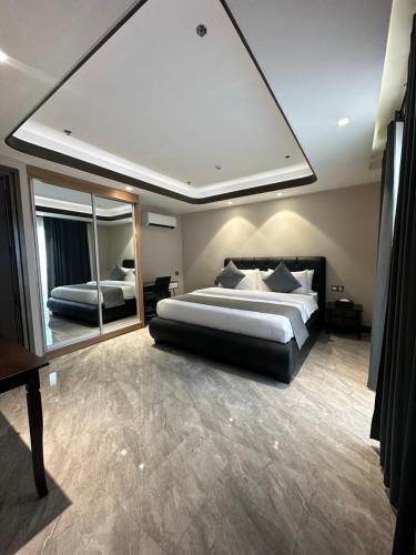 One Euphoria Luxe Hotel Room Type - Junior Suite