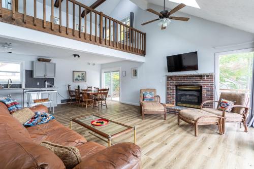 Tranquil Shores Waterfront Fire Pit Hammock Tranquil Shores Waterfront Fire Pit Hammock