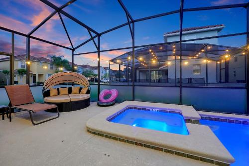 Private Pool & Hot Tub Themed Paradise Near Theme Parks
