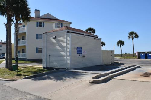 Island Palms Island Palms