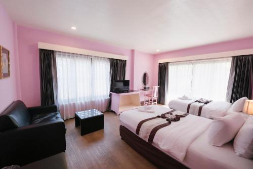 room detail thumbnail 1