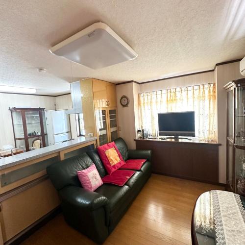 ookubo hills Unique 3 Bedroom House in Shinjuku area, Tokio