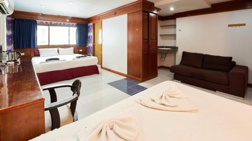 room detail thumbnail 0