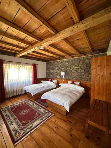 Single Room with Mountain View