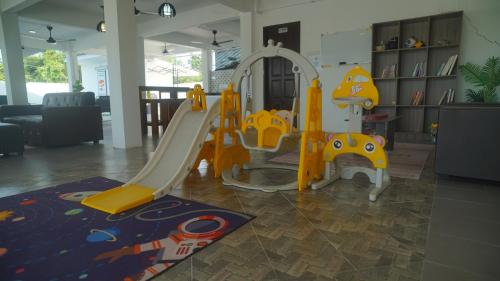 Canal River Riverfront Homestay Kota Bharu in Pengkalan Chepa