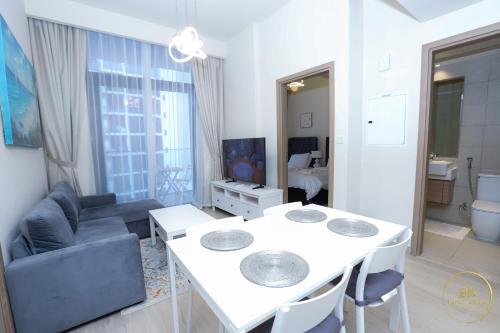 Luxury 2-BHK Apartment Located in Azizi riviera 47 Riv 47-419, Dubai (foto 7)