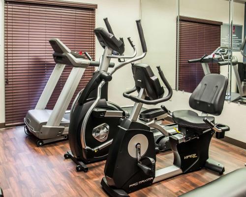 Comfort Suites Research Park - University - image 6