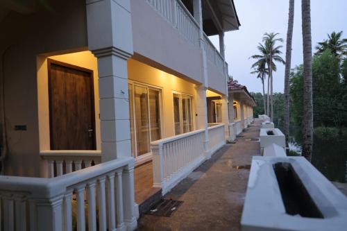 Phoenix Island Resort in Poovar