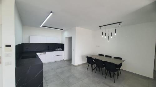 דירת נופש באכזיב על הים in 納哈里亞