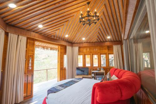 Bungalow with Bathtub