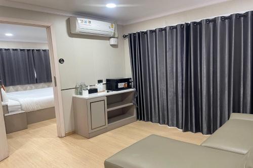 TJ 4711 Residence TJ 4711 Residence