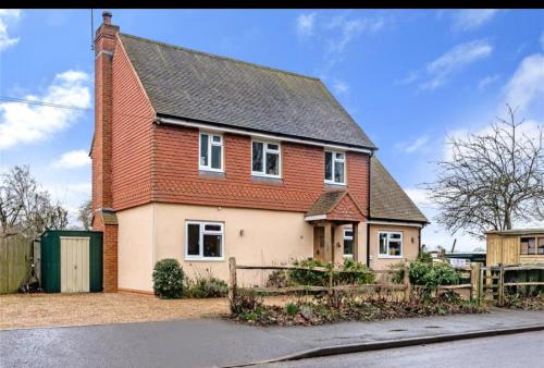 Newark lane in Ripley (Surrey)