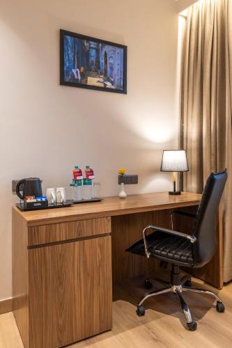 Classic Twin Room image 3