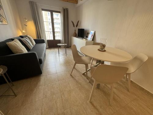One-Bedroom Apartment with Terrace image 4