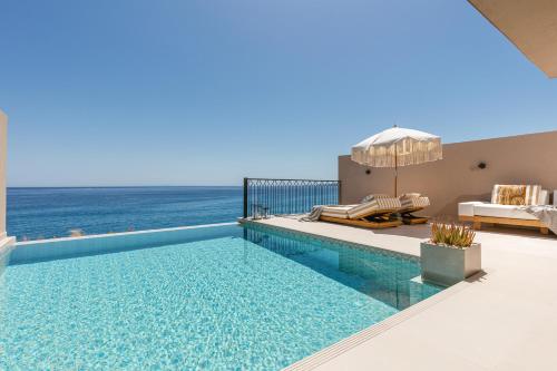 Плувен басейн, Sewelo Suites in Koroni