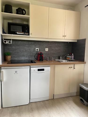 Appartement Piscine et pinede - Wifi in Vallon du Mal Temps