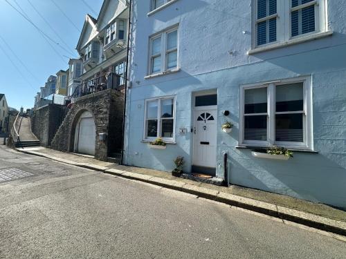 The Slipway Suite Fowey Harbour & Parking 1 Min The Slipway Suite Fowey Harbour & Parking 1 Min