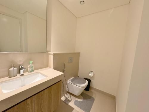 DVR 4 BR Apartment available in Downtown View 2, Дубай (фото 4)
