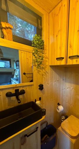حمام, Tiny house cozy retreat in جروش