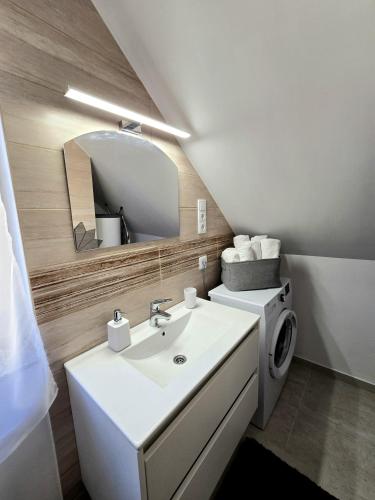 ห้องน้ำ, LULU Apartman in อัลโซโลเวเรก