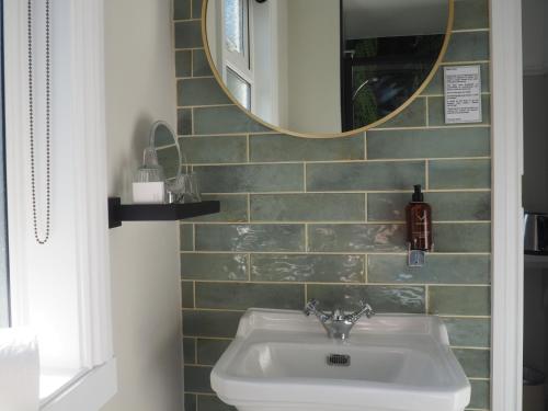 South View Guest House - main image