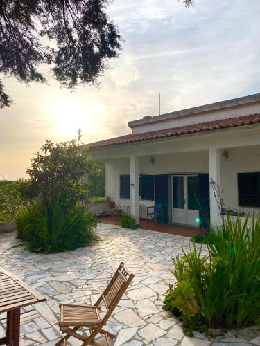 House of green leaves in Varzea de Sintra
