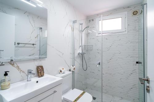 Two-Bedroom Townhouse image 10
