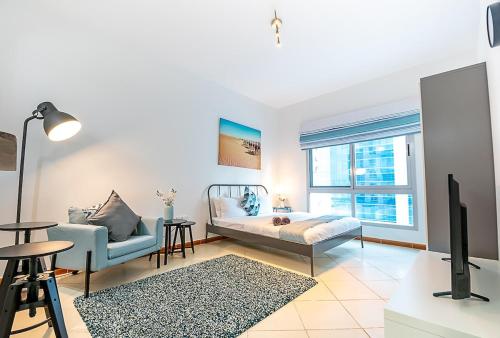 Cozy Chic Studio l Next to Marina Mall, Dubai
