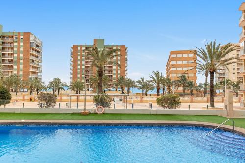 Úszómedence, Arenales Seaside Apartment - Pool, Beach & Parking in Arenales Del Sol